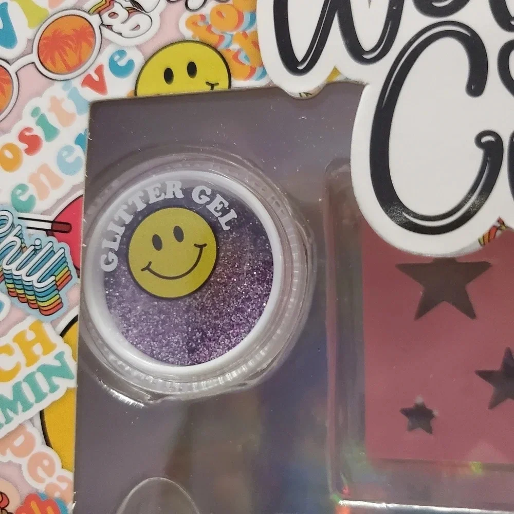 NWT We Wear Cute Girls Cosmetic Set 8 Years